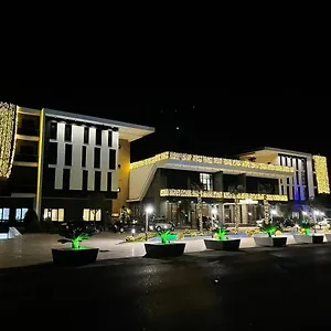 Resort Deluxe And, Koplik