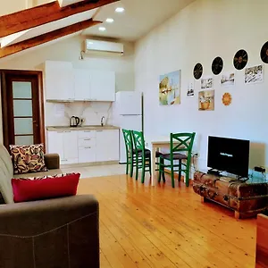 Loft , Tirana Albánie